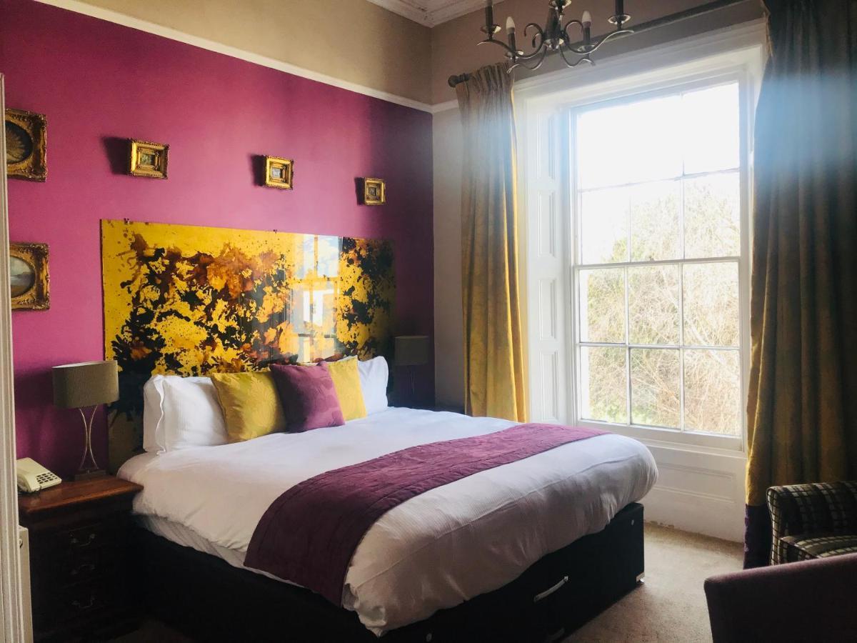 Clarence Court Hotel Челтнъм Екстериор снимка