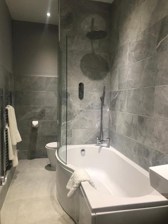 Clarence Court Hotel Челтнъм Екстериор снимка