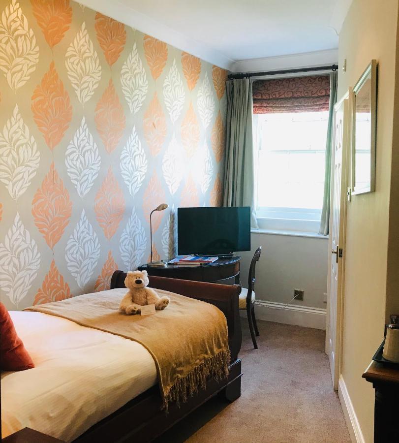 Clarence Court Hotel Челтнъм Екстериор снимка