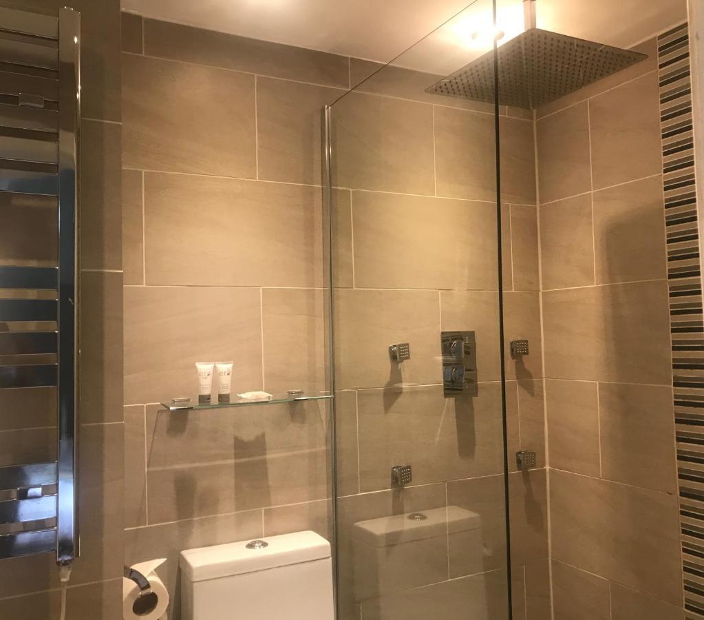 Clarence Court Hotel Челтнъм Екстериор снимка