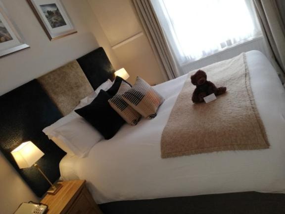 Clarence Court Hotel Челтнъм Екстериор снимка