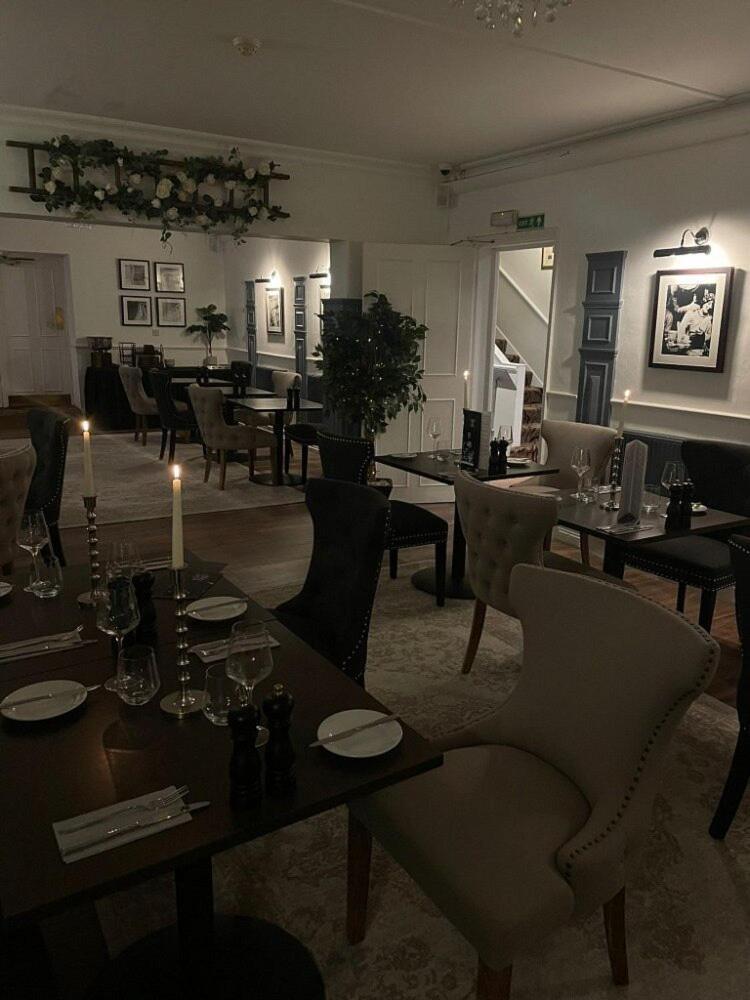 Clarence Court Hotel Челтнъм Екстериор снимка