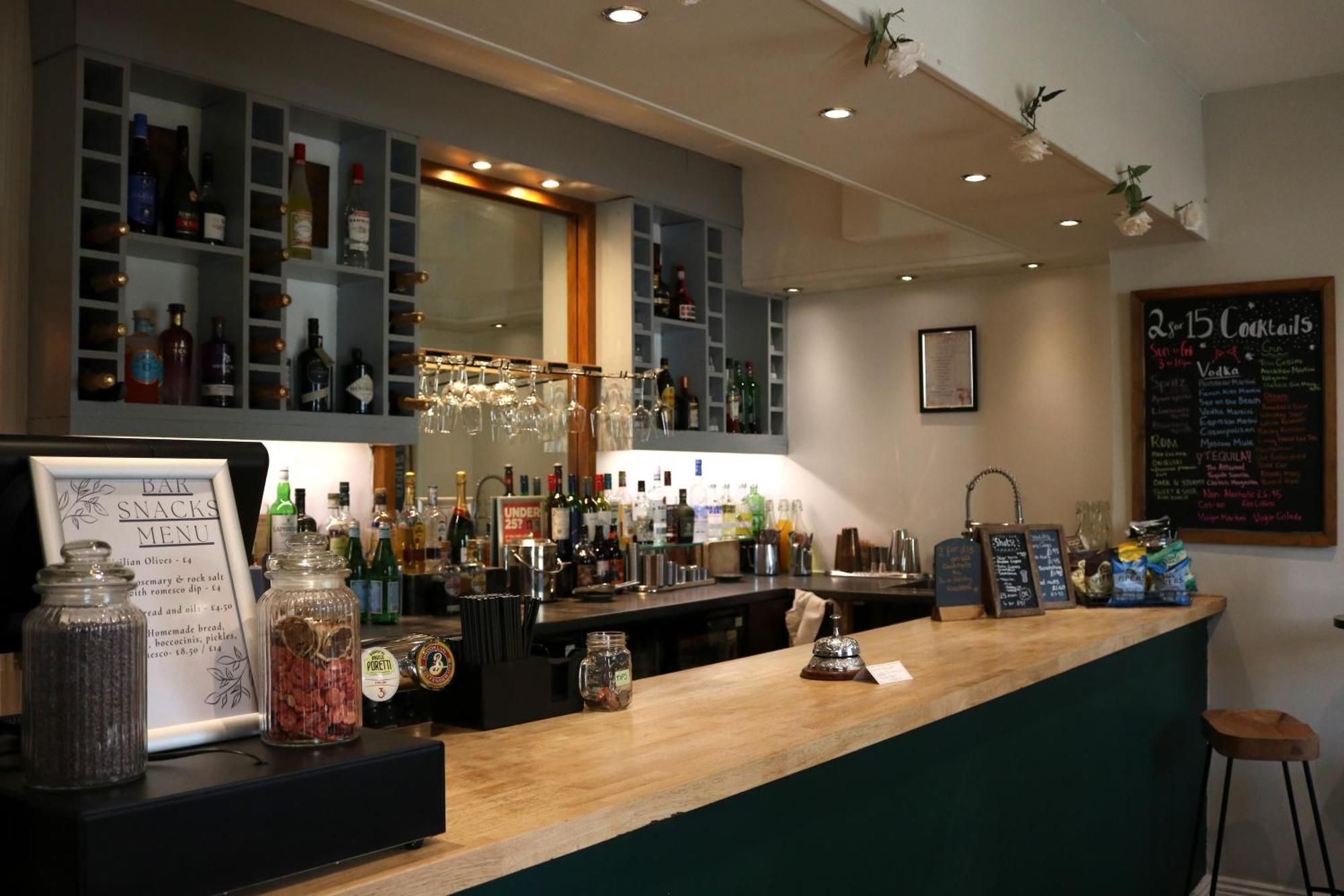 Clarence Court Hotel Челтнъм Екстериор снимка